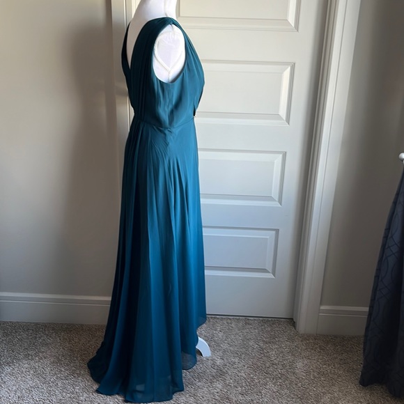 Size 8. Eliza J Floaty Chiffon Gown. - Picture 5 of 13